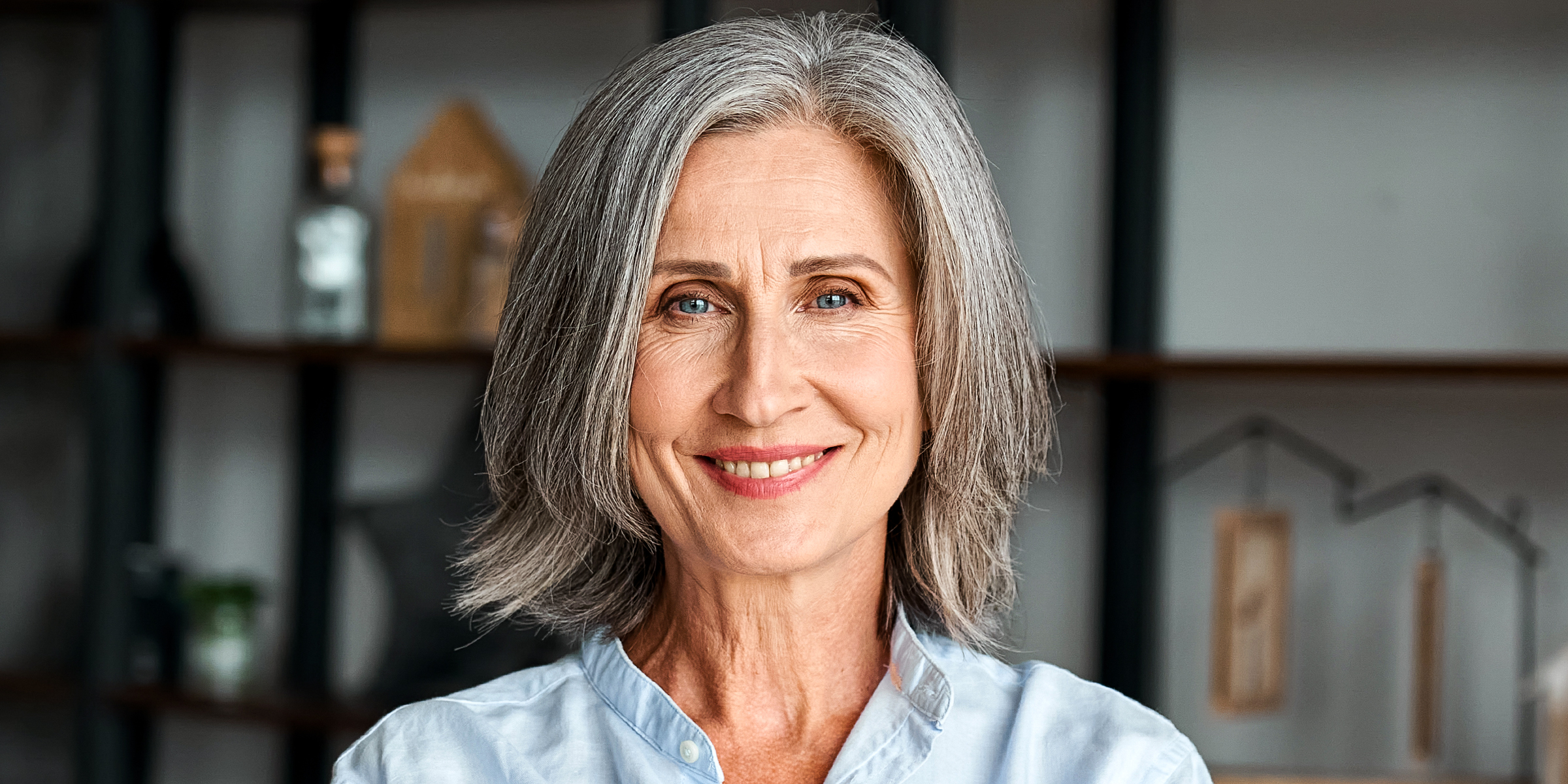 A woman with gray hair | Source: Shutterstock